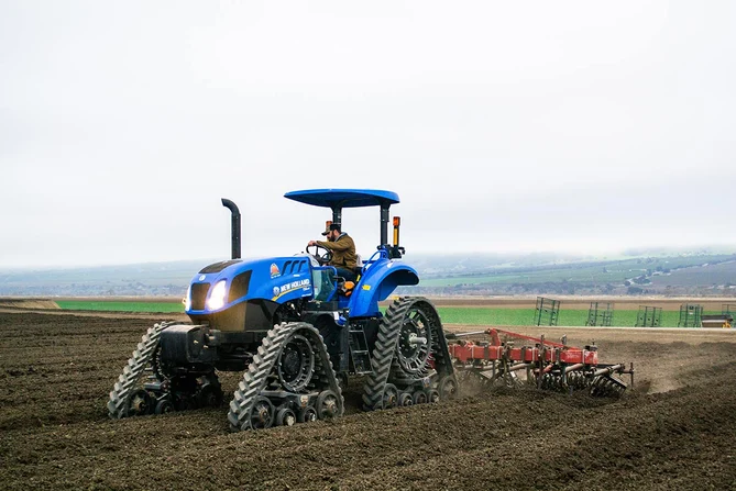 Tractor S-TECH 600R